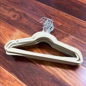 Set of 20 Beige Velvet Hangers